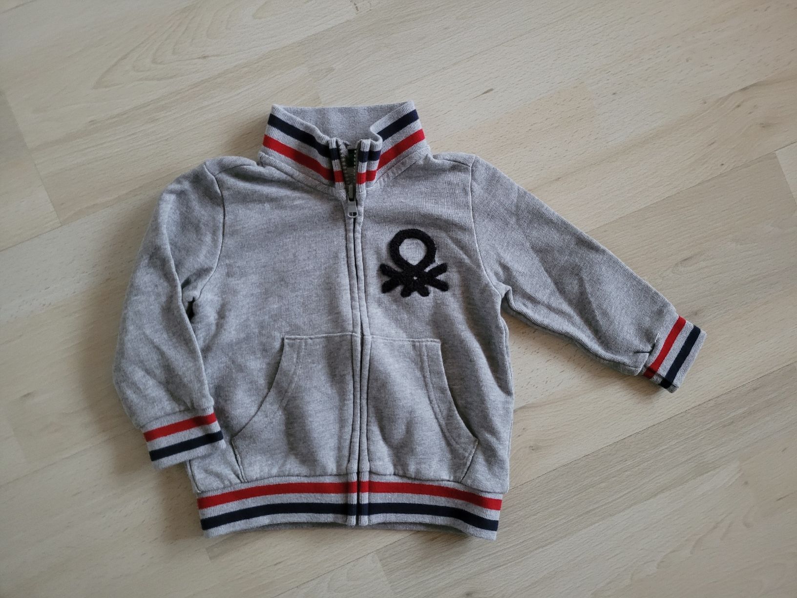 Benetton Pullover & Sweatshirts: Jäggli Benetton gr. 80/86 – Gebraucht aus Inwil von Flower2325