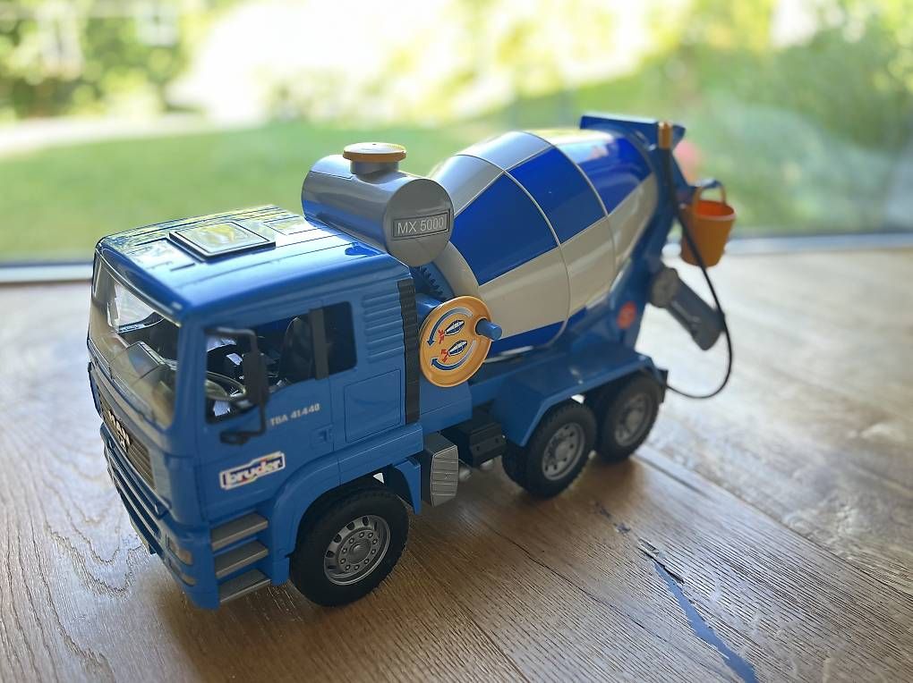 Giocattoli: Bruder Betonmischer blau – Usato da Gretzenbach venduto da cap_5vd6 1