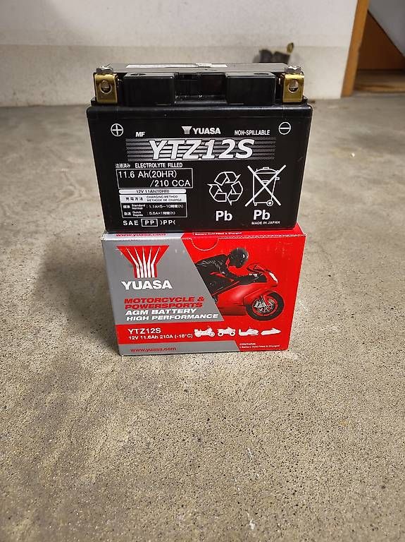 Batterie: Motorradbatterie – Usato da Umiken venduto da xel_t5br
