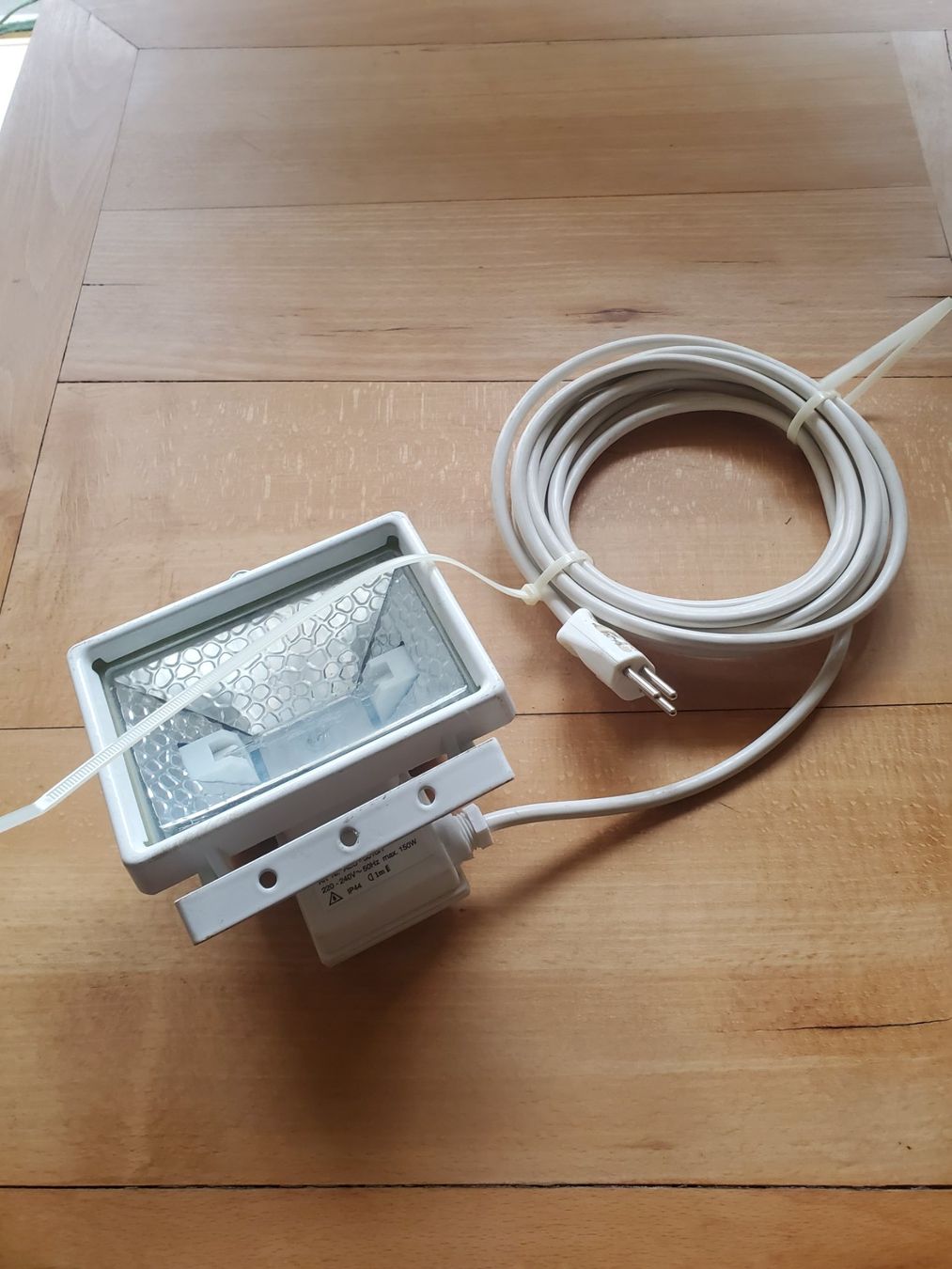 Lampen: Halogen Scheinwerfer – Gebraucht aus Rutschwil von re-pariert
