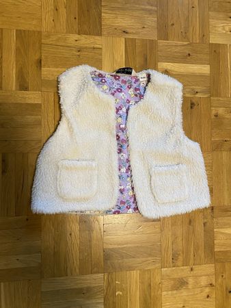 Flauschiges kurzes Gilet Gr 98 104