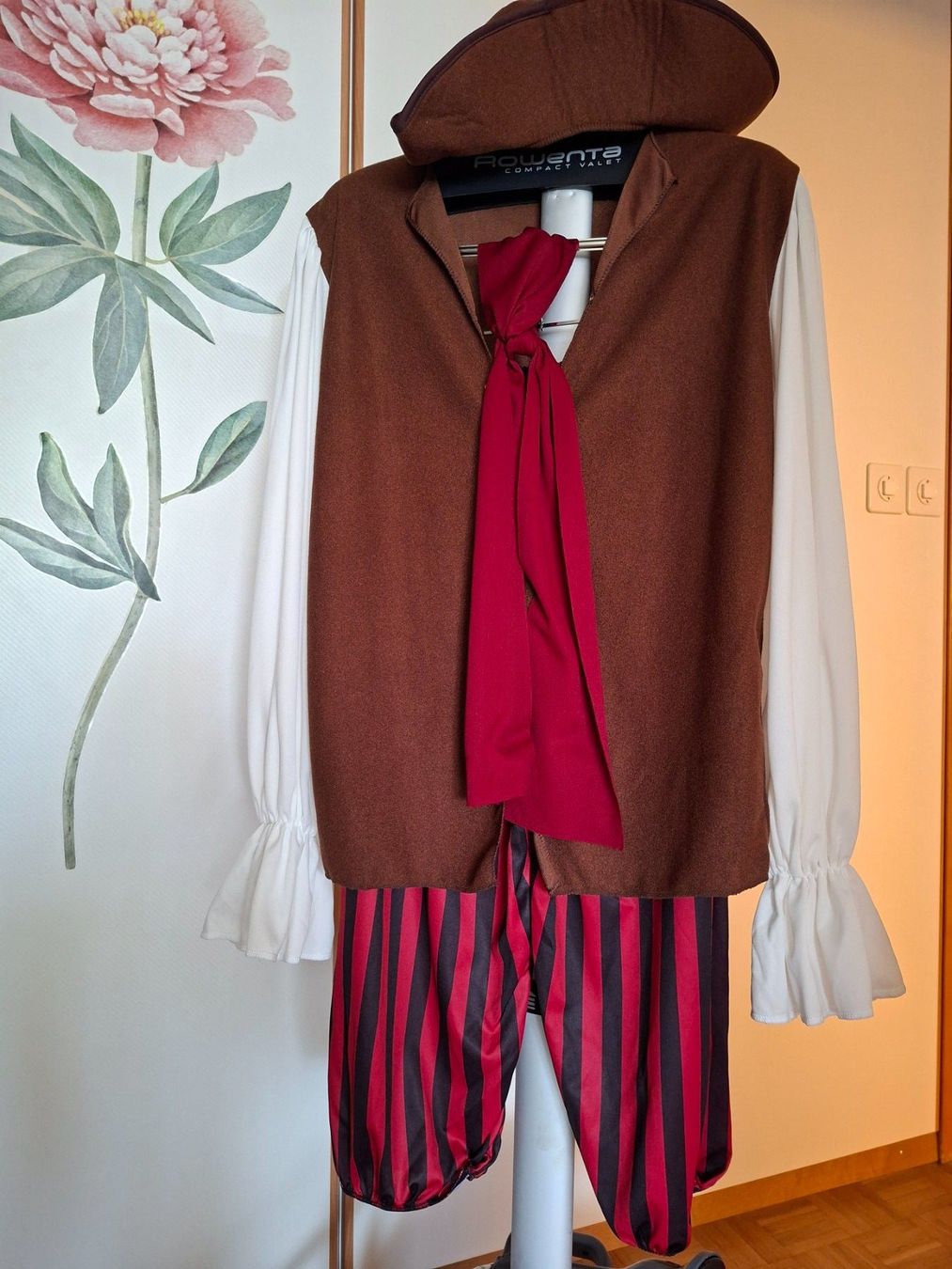 Costumi: Herren Piratenkostüm mit Accessoires – Usato da Suhr venduto da karapuzik 1