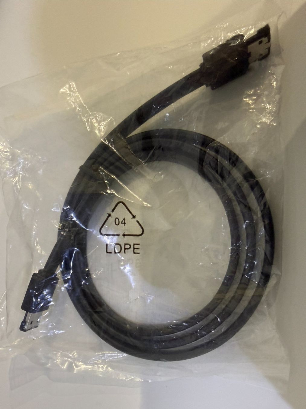 Kabel: SATA-Kabel, Stecker-Stecker, 1.0m, Flach-Kabel, Fabrikneu – Neu (gemäss Beschreibung) aus Unterengstringen von Tnovus