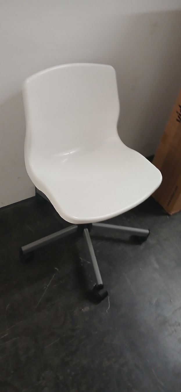 Stühle: Bürostuhl – Gebraucht aus Zürich von nic_7bqg