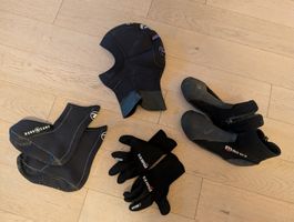 Taucher Neopren Set: Haube, Boots, Socken & Handschuhe
