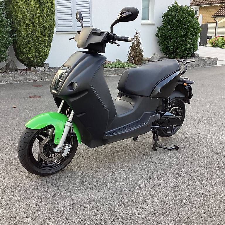 Voiturettes électriques: Roller Vengo V100   E-Roller – D'occasion à Rain par yamaha19 1