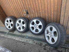 17-Zoll-VW-Felgen mit 225/45 R17 Winterreifen