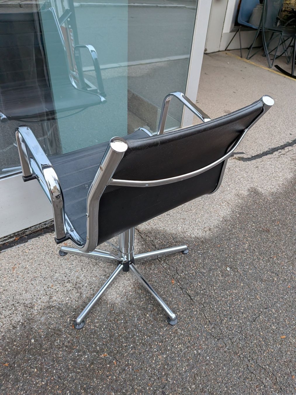 Sedie: Stuhl, Bürostuhl oder Coiffeurstuhl im Vitra Stil – Usato da Emmen venduto da Brockofsky 2