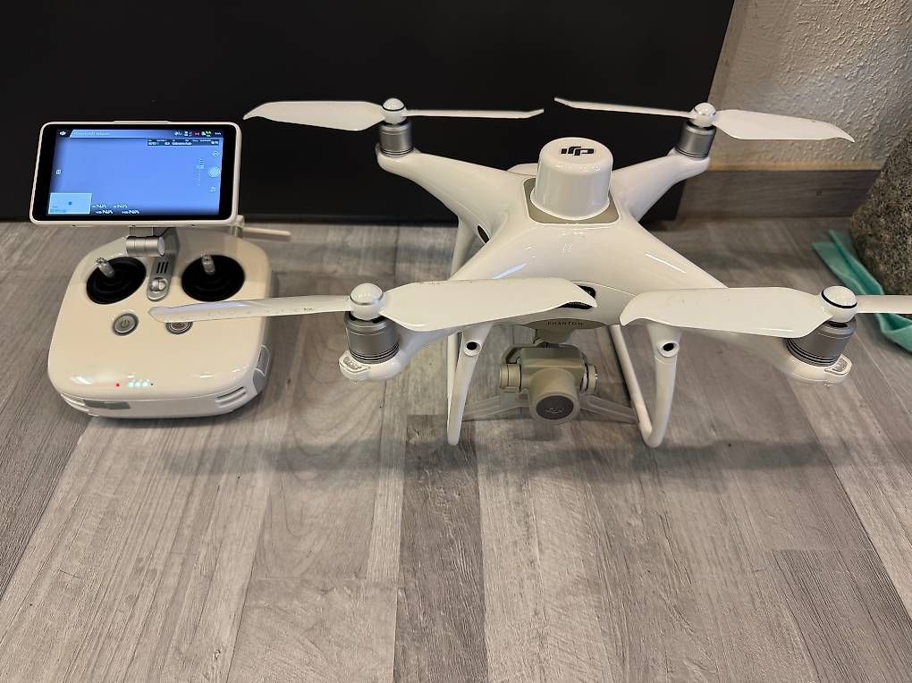 Modellismo RC: DJI Phantom 4 RTK mit Transmitter fast NEU! – Usato da Walzenhausen venduto da nobelsales