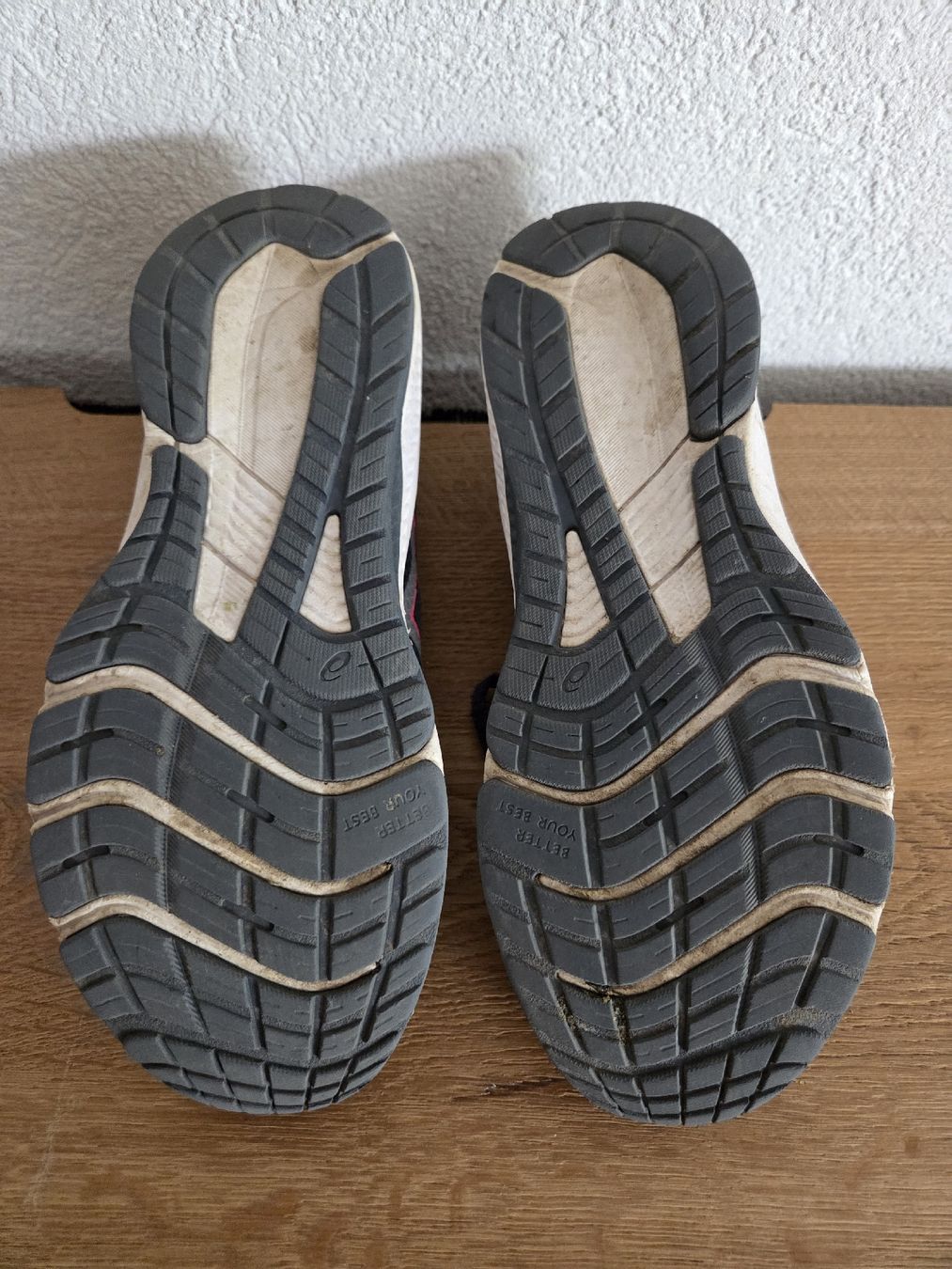 Asics Schuhe für Mädchen: Laufschuhe Asics GT-1000 Gr. 37.5 – Gebraucht aus Zollbrück von Huki1 1