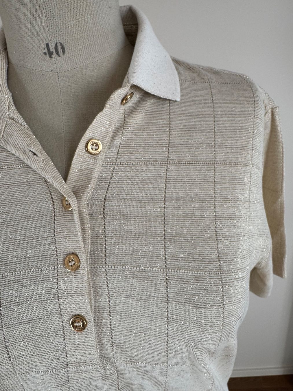 Bogner Magliette Polo: Bogner Kurzarm-Poloshirt mit Glanzfäden, Grösse 36 – Nuovo (secondo la descrizione) da Frauenfeld venduto da trouvaille_8500 1