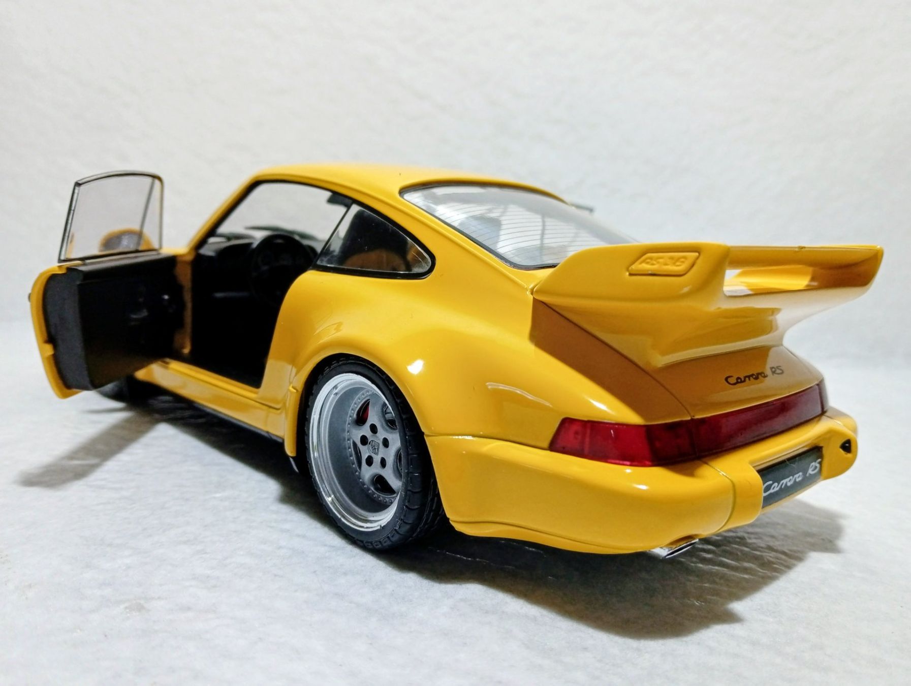 Porsche Modellini d'auto: Porsche Carrera 911 3.8 RS – Nuovo e nell'imballaggio originale da Huttwil venduto da Secondtrain 3
