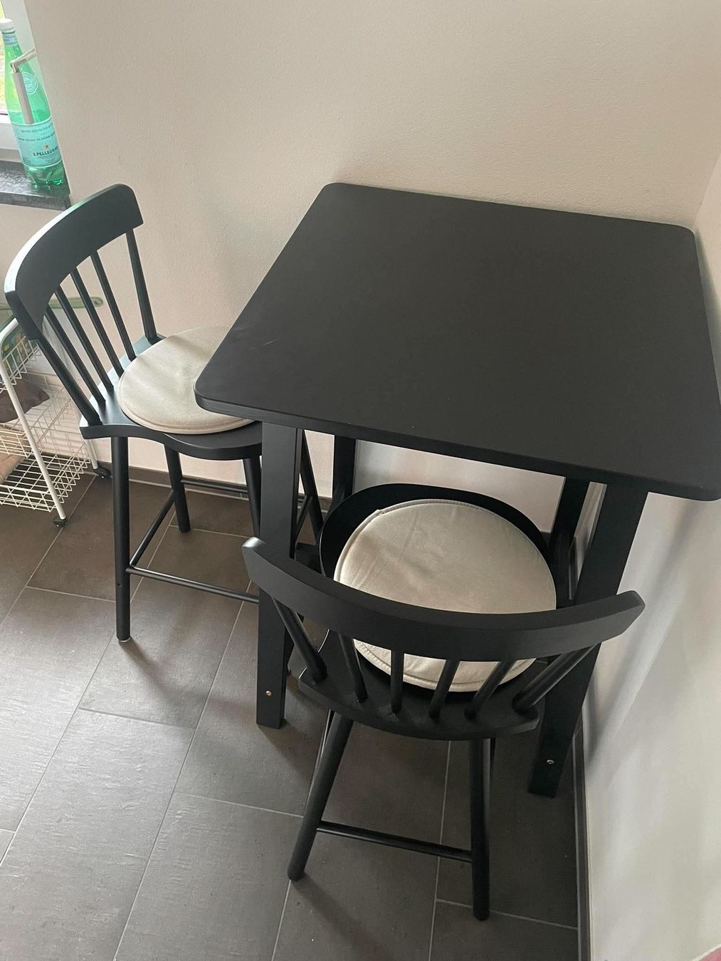 Ikea Set tavolo e sedie: IKEA NORRÅKER Bartisch, 2 Hocker / Bar Table, 2 Chairs – Usato da Zürich venduto da dav_85xz 1