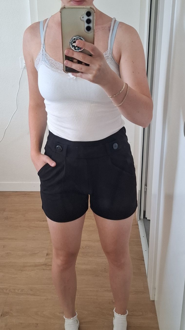Pantalons: Shorts black, size S, good condition – D'occasion à Hausen am Albis par ann_2kkx 1