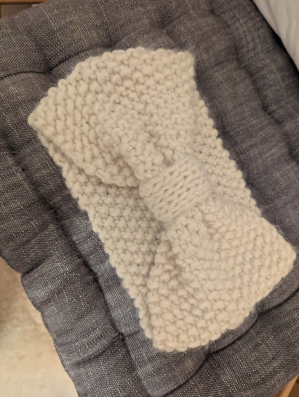 Accessori per capelli: Winter Knitted Wool Headband - Cream – Usato da Schlieren venduto da maseam