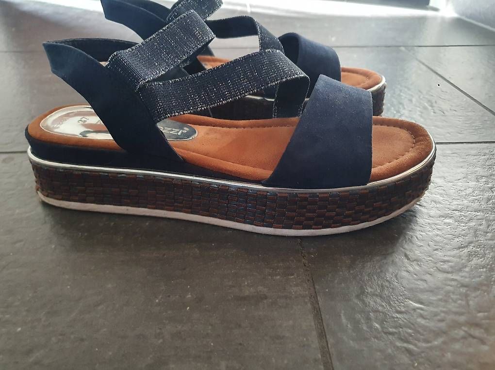 Scarpe da donna: Sandalen Grösse 38 – Usato da Thun venduto da elefe8 1