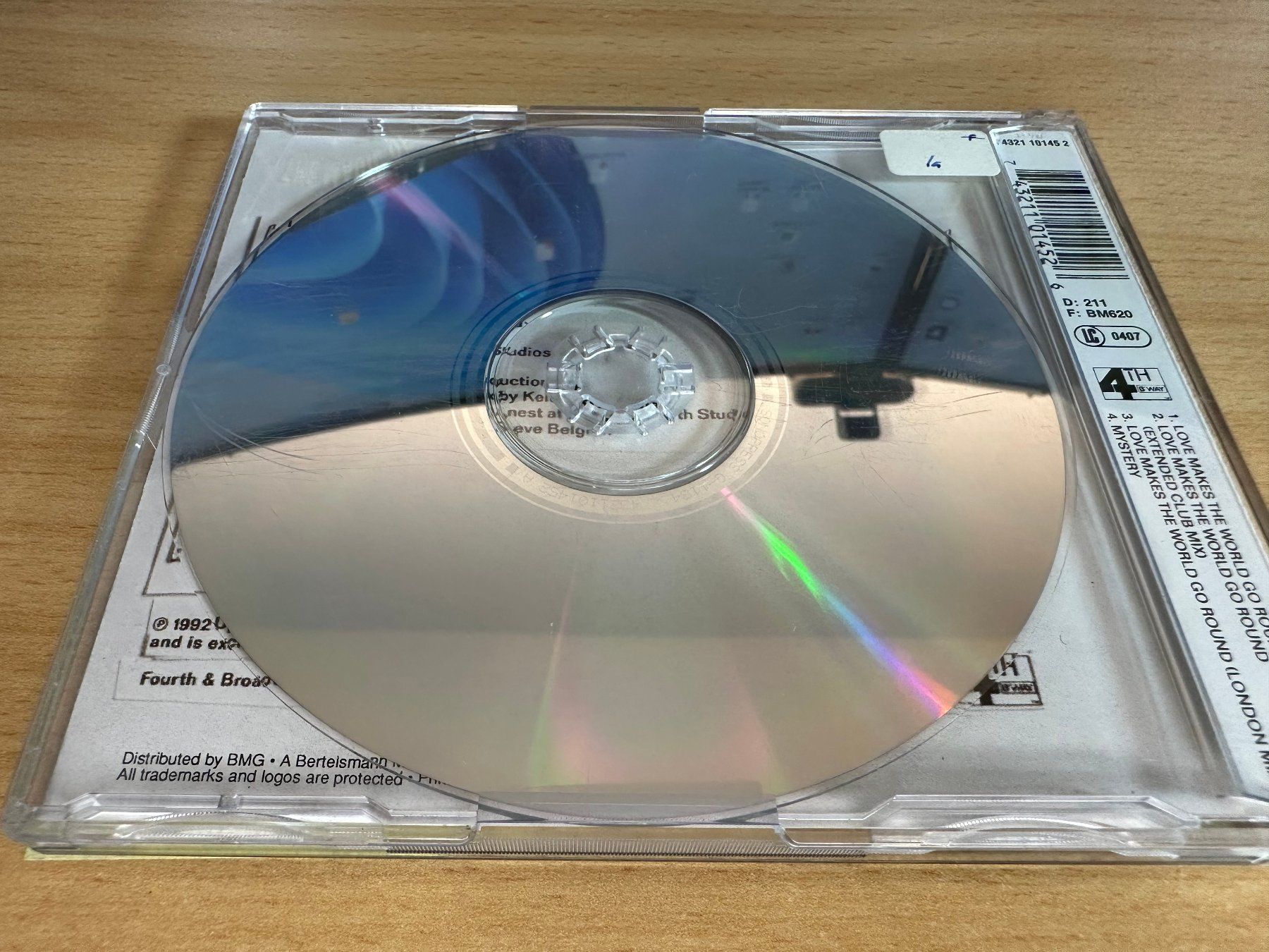 CD: DON-e – Love Makes The World Go Round - Maxi CD – Usato da Rikon im Tösstal venduto da Alpenmutz 1