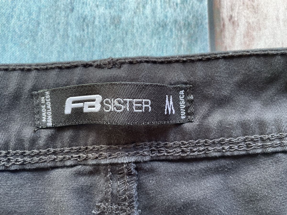 Pantaloni: 🌸 pantalon cargo – Usato da La Tour / VS venduto da patoye 2