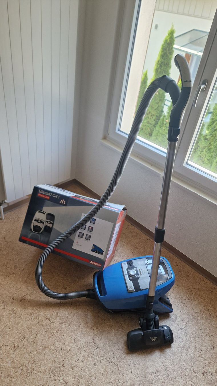 Miele Staubsauger & Zubehör: Miele Blizzard CX 1 – Gebraucht aus Sommeri von Zwanzgerli