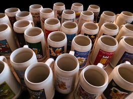 Sammlerrarität: Oktoberfest-Masskrüge 1980-2015 komplett