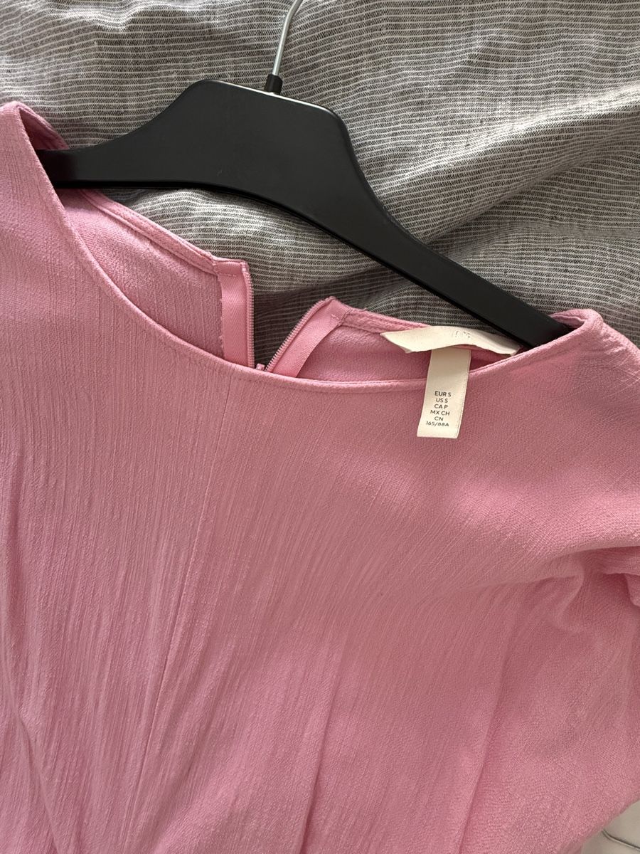 H&M Robes: Kleid mit geschlitzten Ärmeln. Gr. S neuwertig – Neuf (Voir description) à Zürich par afterglow27 3
