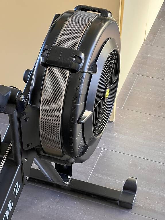 Concept 2 Vélos d'appartement: Concept 2 RowErg PM5 – D'occasion à Haldenstein par jen_wl8v 4