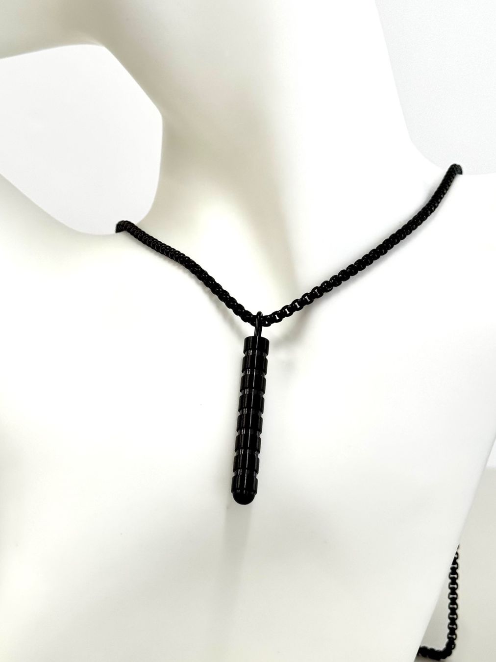Ketten: Schwarze Herren Halskette mit Anhänger – Neu und originalverpackt aus Grenchen von JAP_Jewellery 1