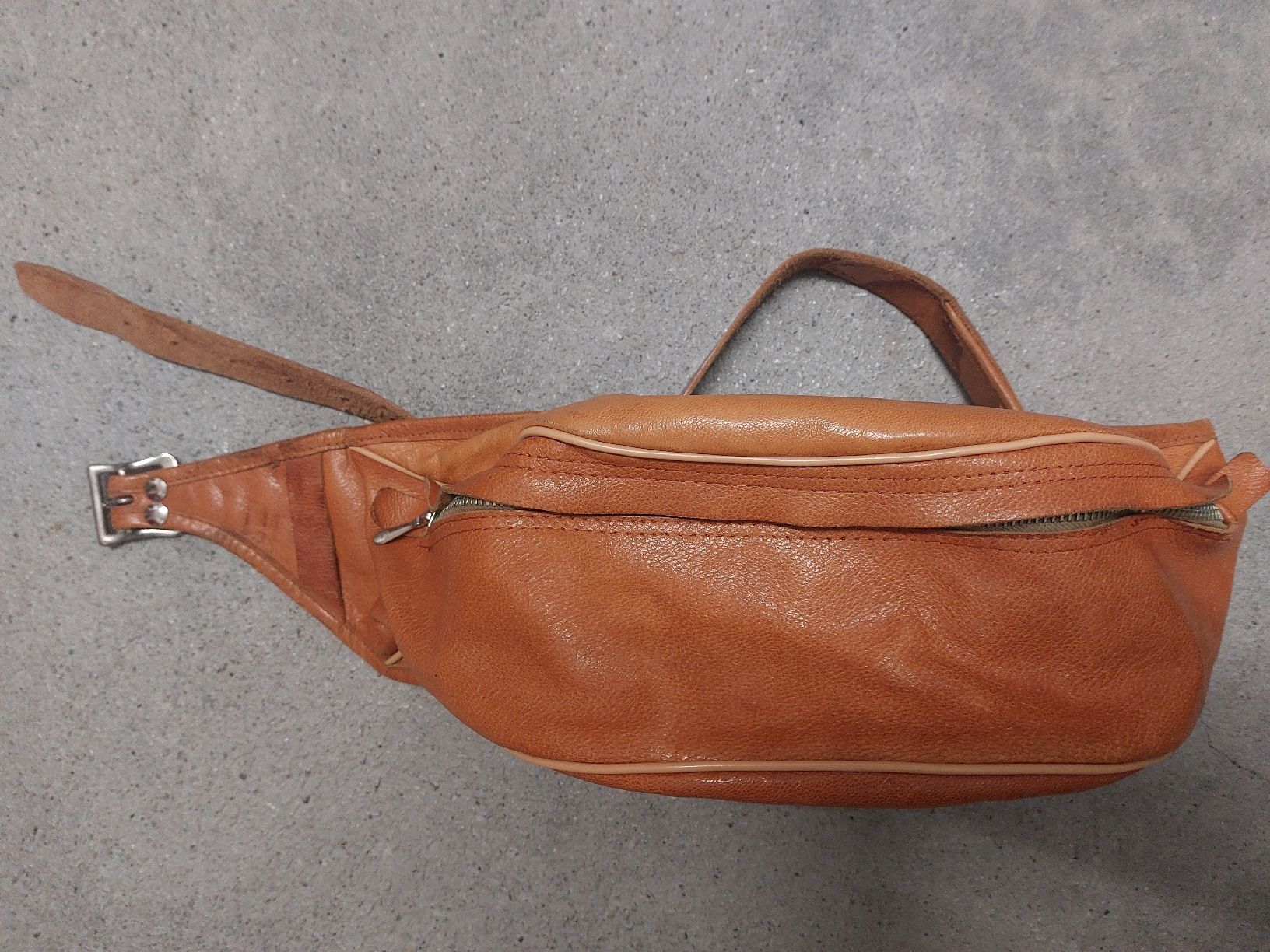 Borse: BAUCHTASCHE BANANE JG 1970 – Usato da Summaprada venduto da nora014 1