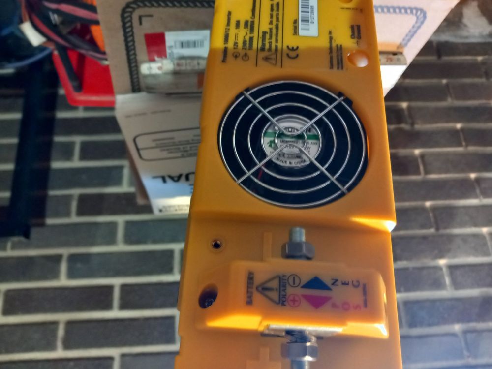 Xantrex Sin Wave Inverter 1000/1800 (Gebraucht) in Bülach für CHF 57 ...