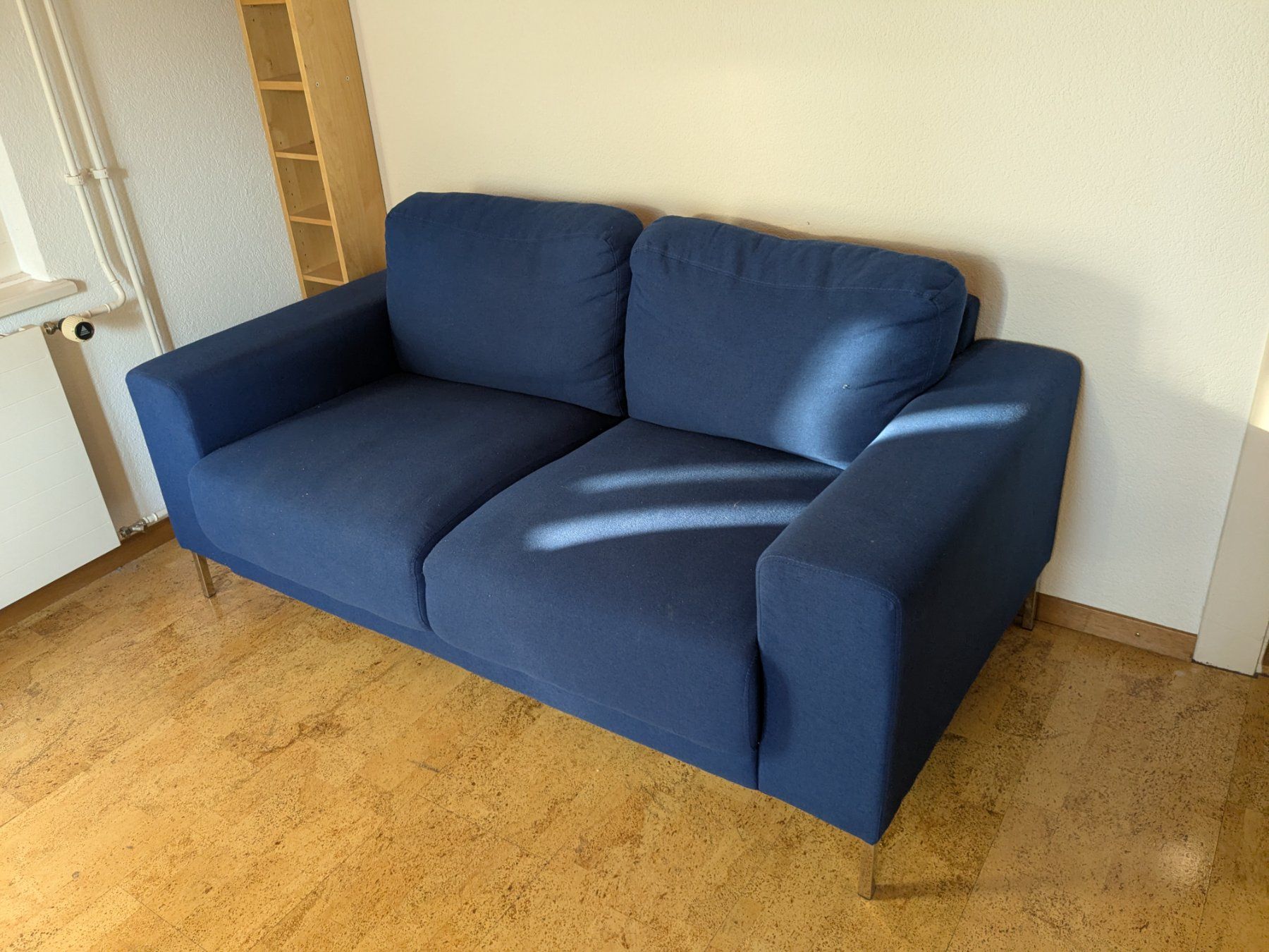 Sofas: 2er Sofa dunkelblau – D'occasion à Thun par wal_pvj6