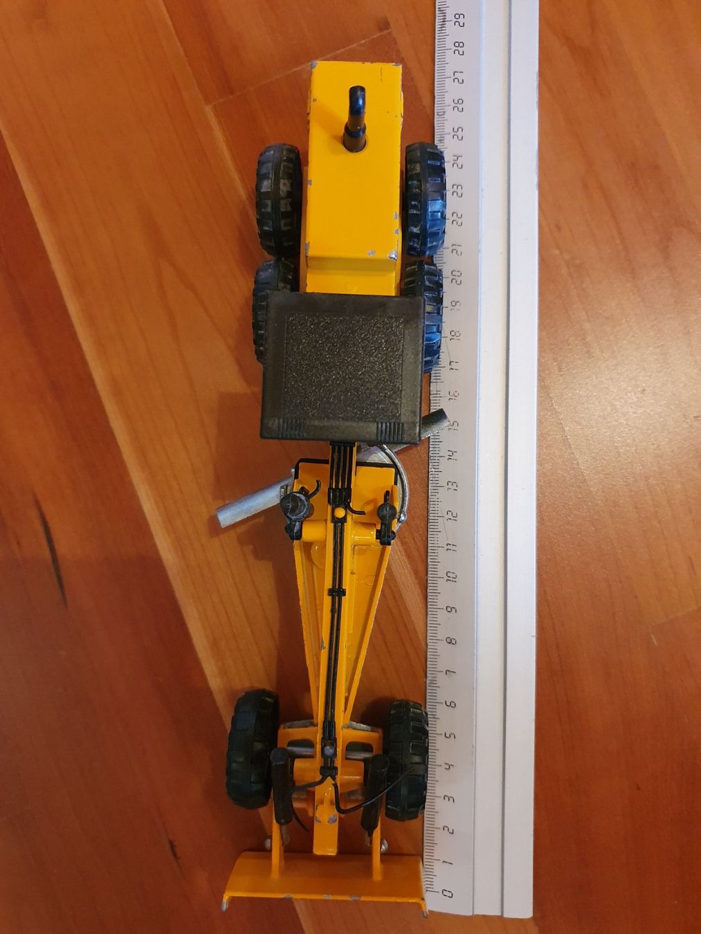 Majorette Modellini d'auto: Majorette Niveleuse Baumaschine im Massstab 1:40 – Difettoso da Triesen venduto da platzproblem1 5