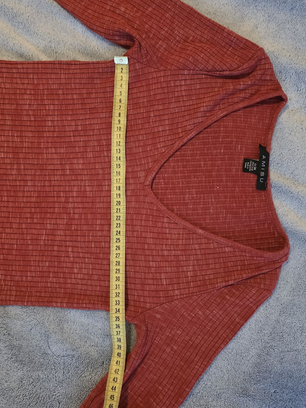 Vestiti: Amisu Kleid, Gr. 36, rot gerippt, figurbetont – Nuovo (secondo la descrizione) da St Gallen venduto da vir_5kgt 4