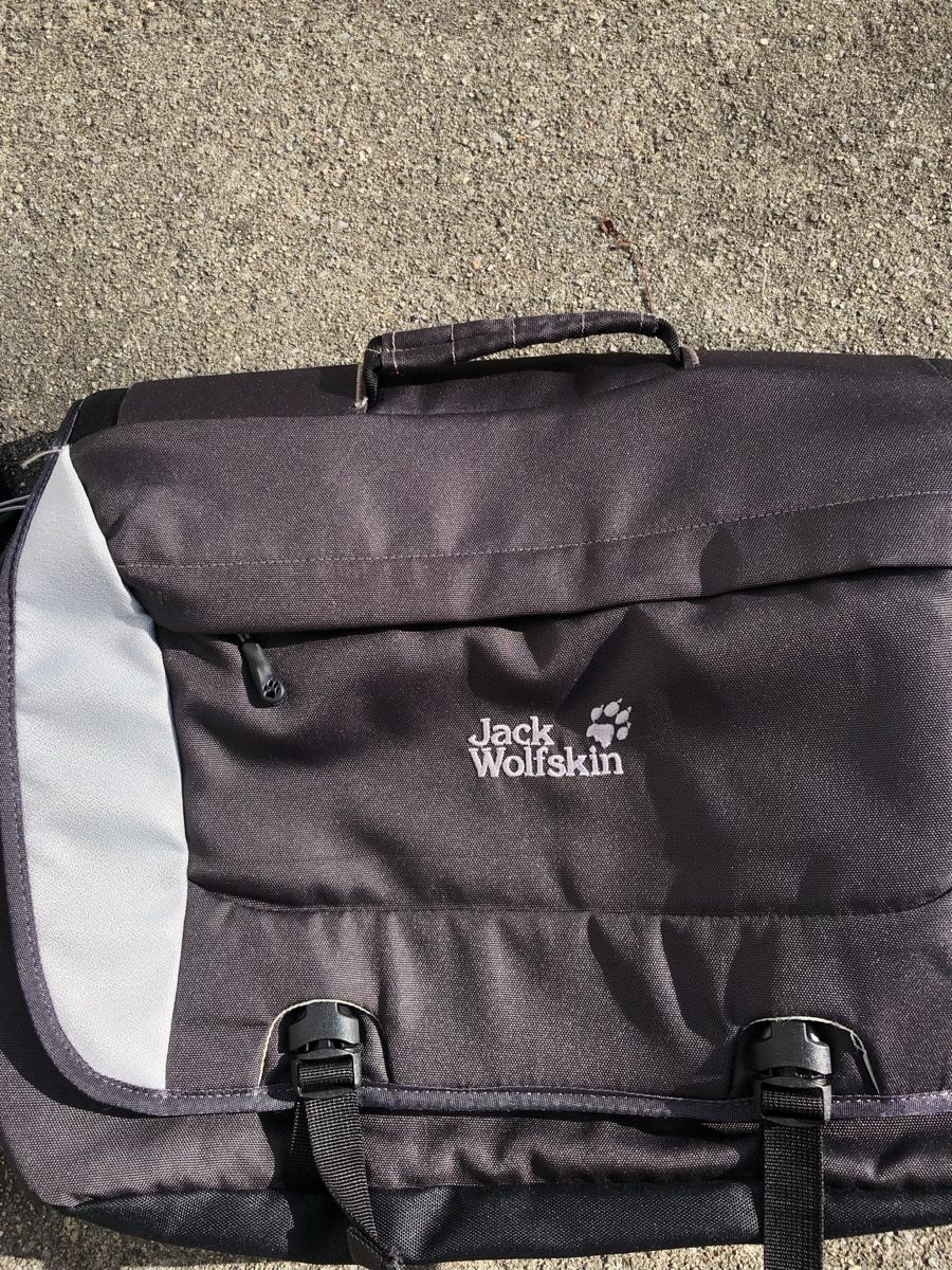 Jack Wolfskin Borse: Jack Wolfskin messenger bag – Usato da Fribourg venduto da ann_l9b7 2