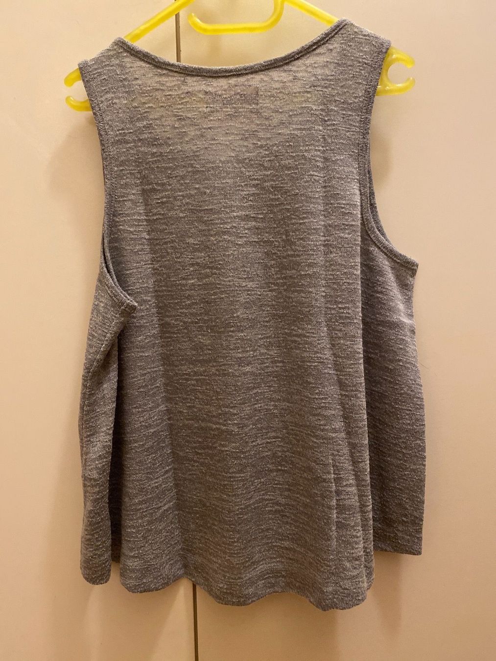 Hollister T-shirt: T-shirt HOLLISTER – Usato da Meyrin venduto da The_Top_Dressing 3