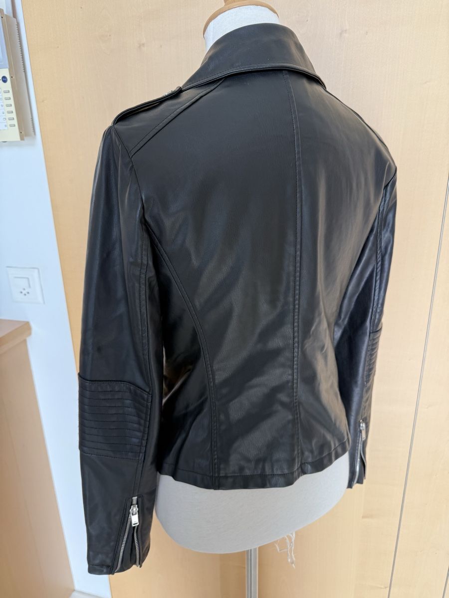 Giacche: Jacke – Usato da visp venduto da Kmemo1 2