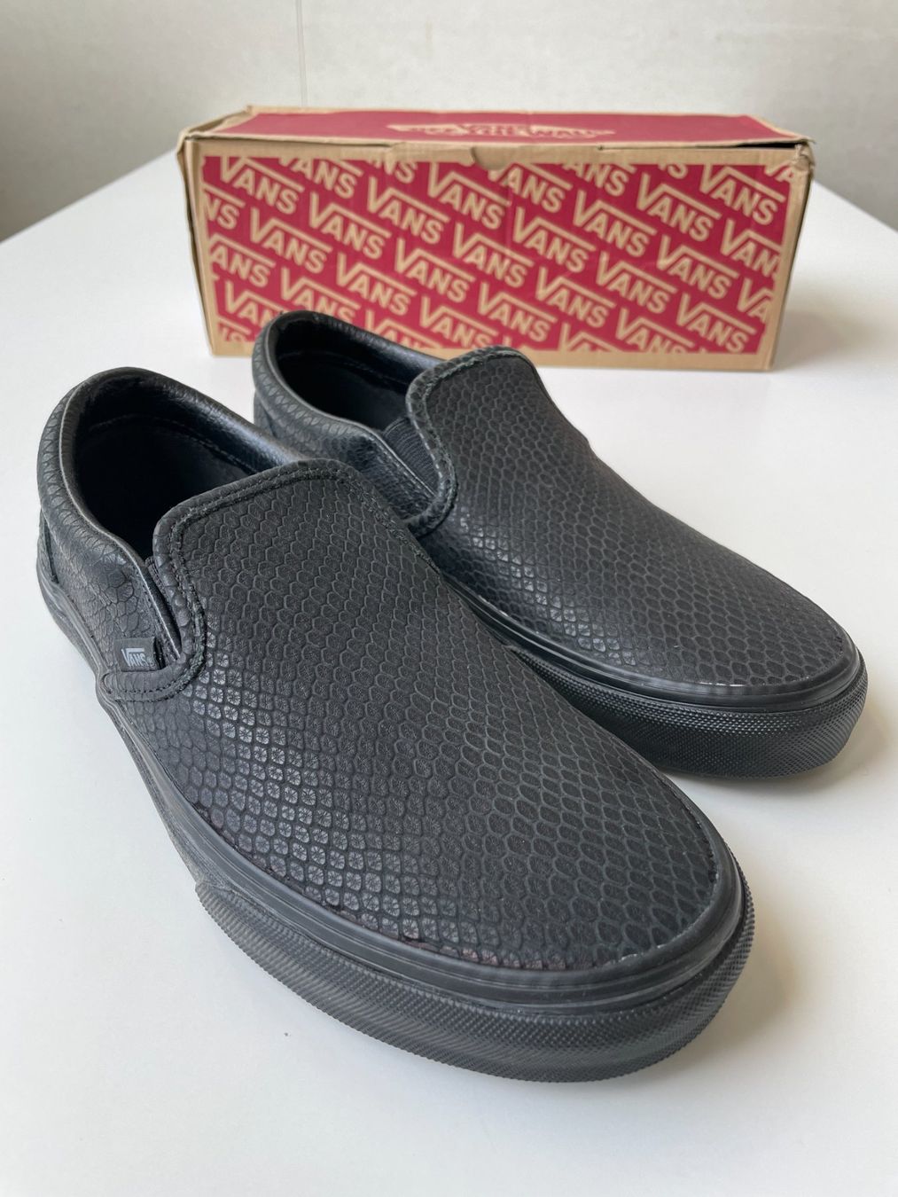Vans Chaussures hommes: NEU - Vans Classic Slip-On / Schwarz Gr. 38 – D'occasion à Bern par lolapennt 1