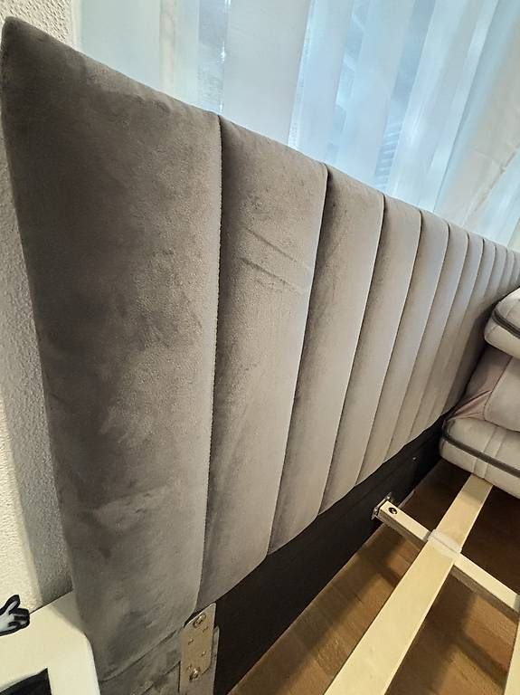 Betten: Doppelbett mit einzigartigem Samtbezug – Gebraucht aus Kriens von nor_5ph9 4