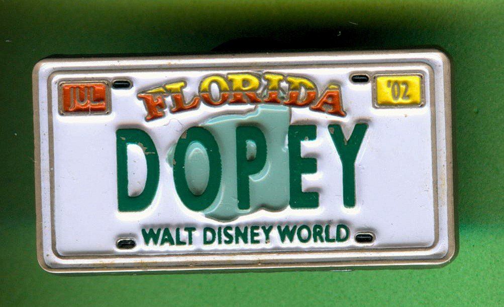 Disney Plaketten & Abzeichen: DISNEY  Florida  DOPEY – Gebraucht aus Winterthur von Sammleroase