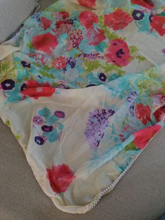 Blumiger Viereck Schal
