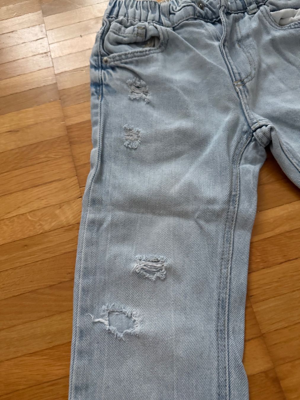 Zara Pantaloni: Zara Jeanshose Gr 104 – Usato da Richterswil venduto da Eunoia85 1