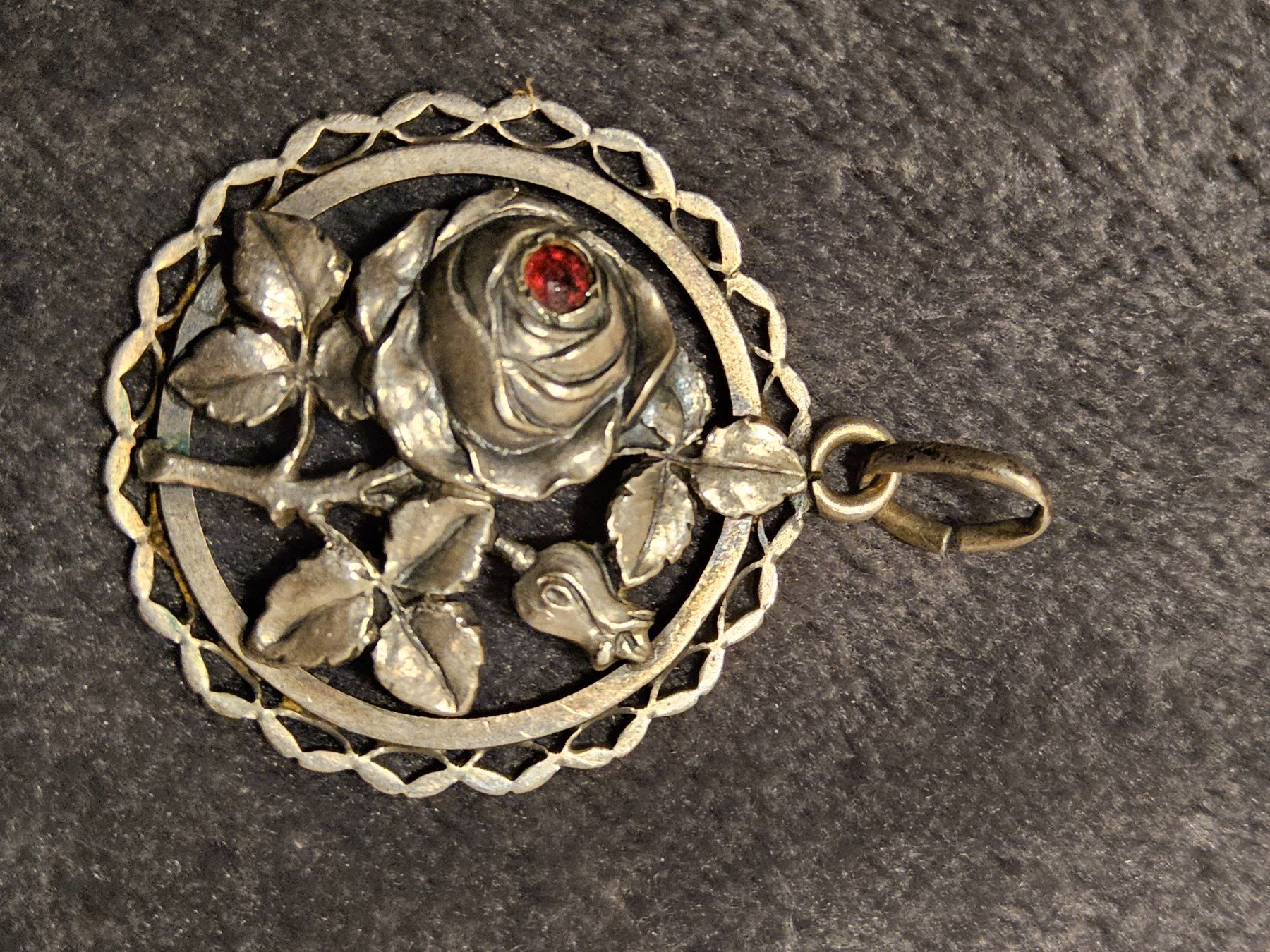 Anhänger: Schicker Silber 800 Rosen Schmuck Anhänger – Gebraucht aus Zürich von SciTec 5
