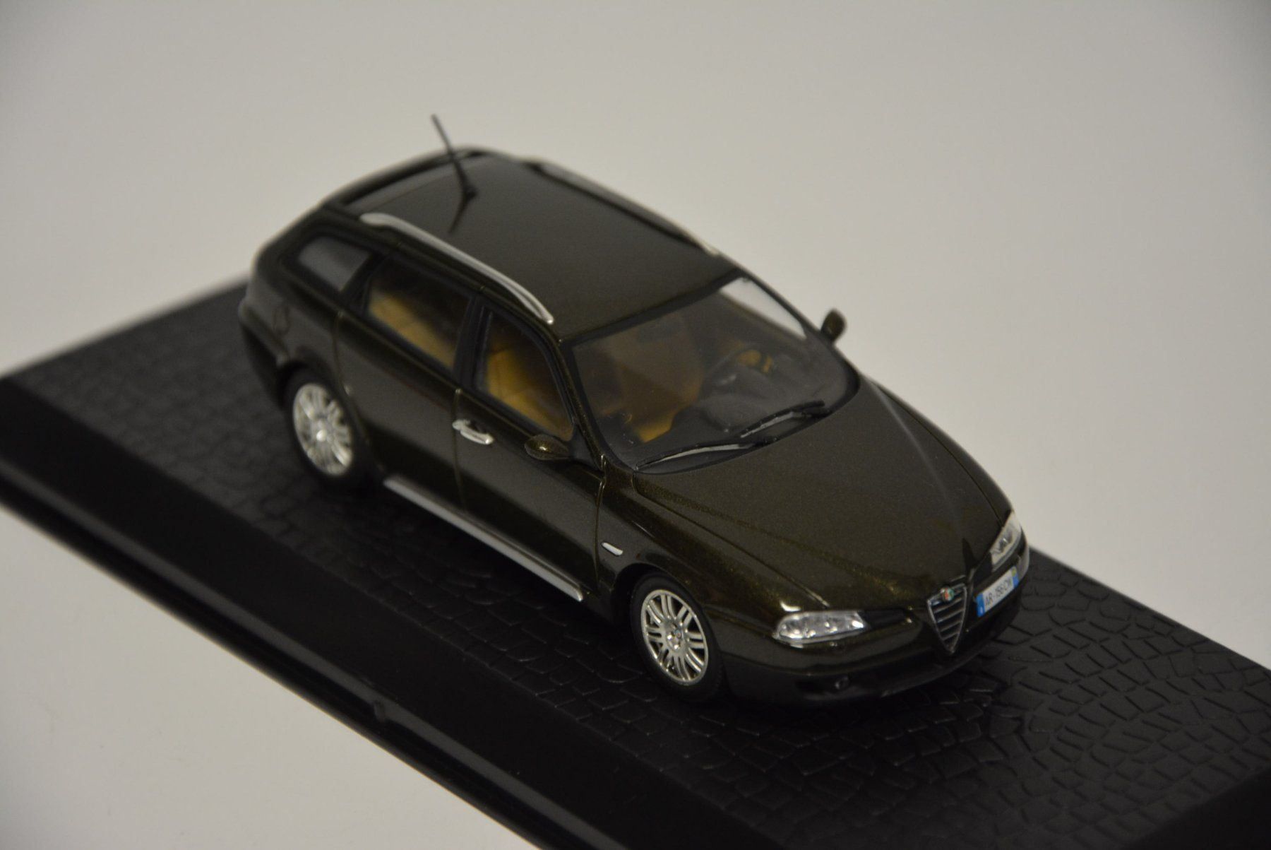 Minichamps Modellini d'auto: Alfa Romeo 156 Crosswagon, 2004 , 1:43 – Nuovo (secondo la descrizione) da Goldach venduto da Feivel9 5