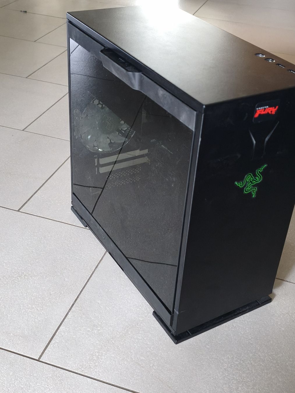 Medion Gehäuse: Medion Erazer Engineer X25 BAREBONE – Gebraucht aus Dielsdorf von LukeyDukey 5