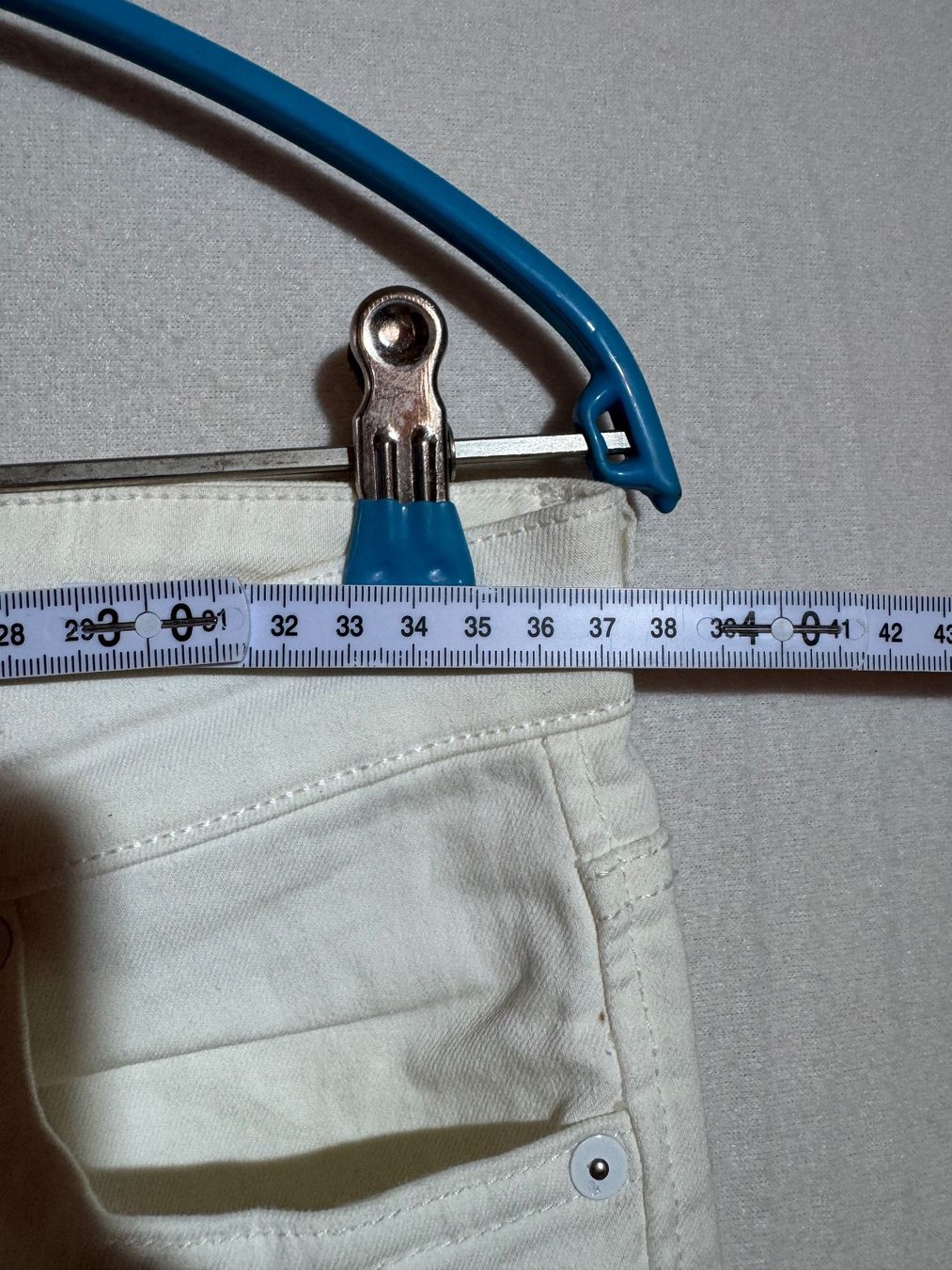 H&M Jeans: Weisse Jeans Gr. 28/32 – Usato da Grosswangen venduto da SALE_SALE_SALE 5