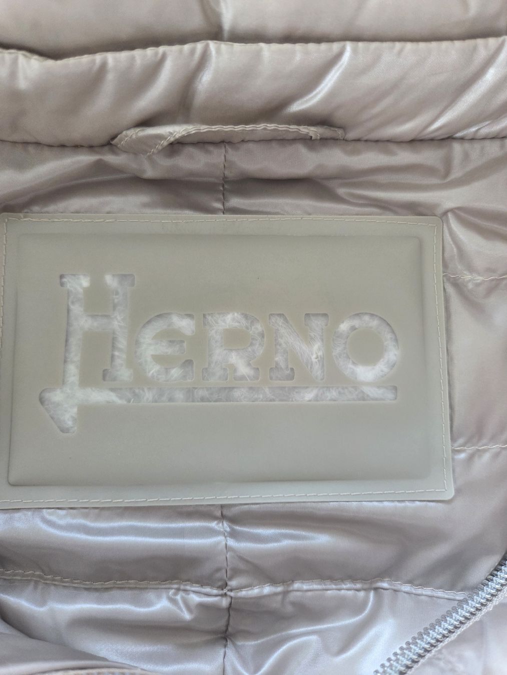 Herno Giacche: schöne leichte Daunenjacke, Herno – Nuovo (secondo la descrizione) da Wiesendangen venduto da Sinhuk 4