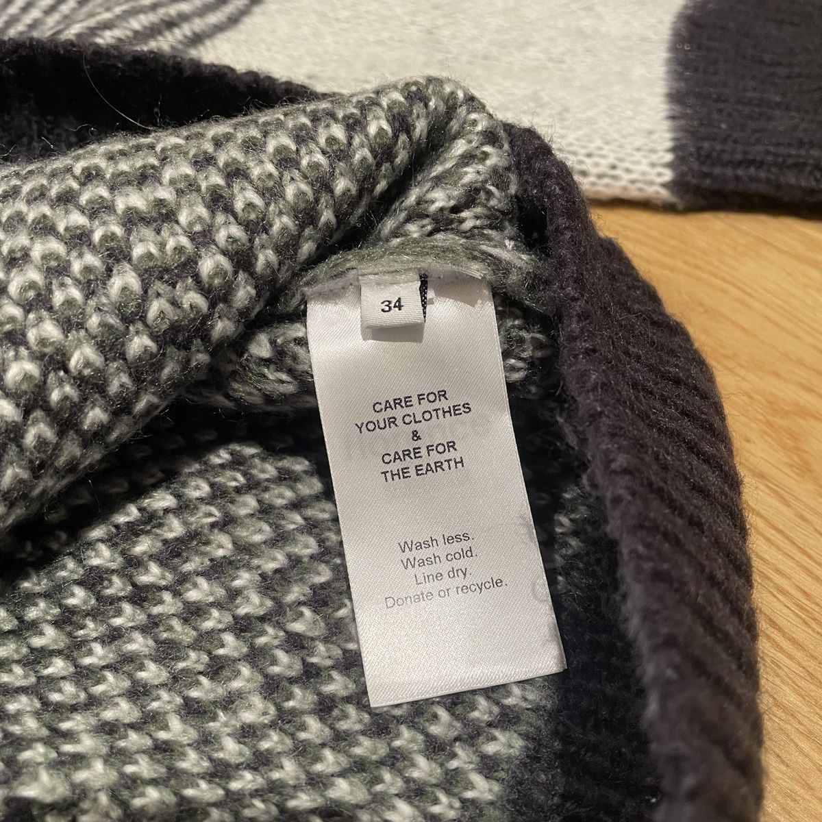 Pullover & Sweatshirts: Pullover Grösse 34 – Gebraucht aus Glis von lou.fr 4