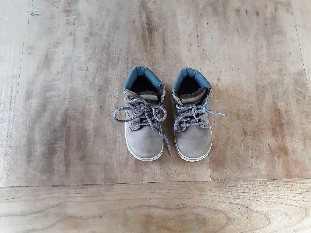 Chaussures garçon: Chaussures taille 22 – D'occasion à Sierre par noe_y7vf