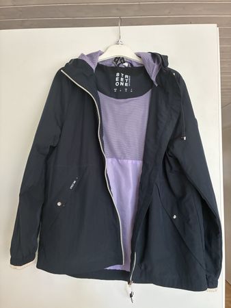 Leichte Jacke