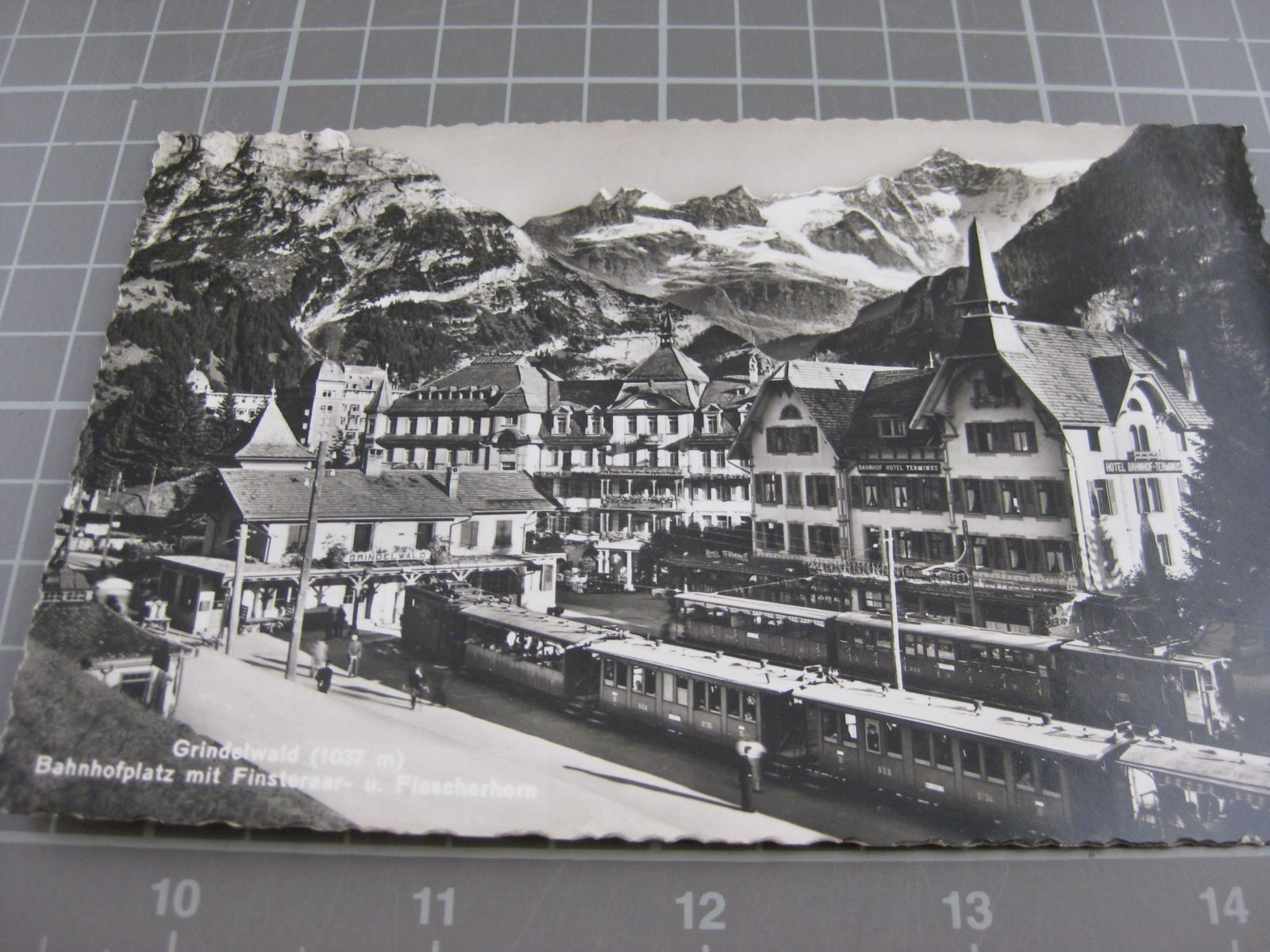 Ansichtskarten: AK Grindelwald mit Bahnhof und Zug – Gebraucht aus Malters von Marosko