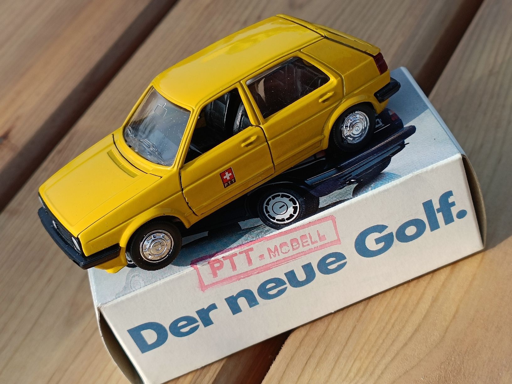 Volkswagen Modellini d'auto: Modellauto Schabak / VW Golf - PTT Modell – Nuovo (secondo la descrizione) da Brugg AG venduto da Ente015
